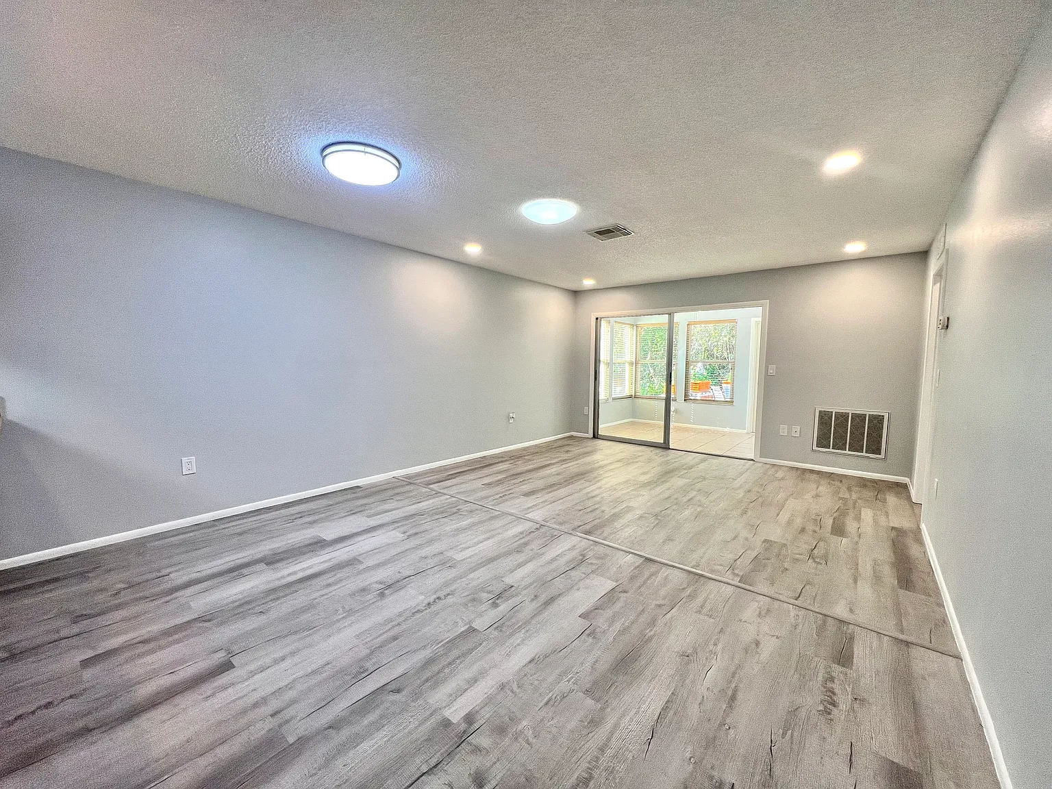 2140 Corbin Pl — Photo 4