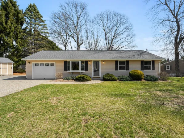 99 Massachusetts Road, Montville, CT 06370