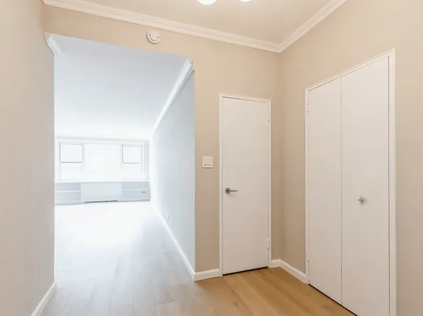 420 East 72nd Street image 14 of 15