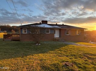 158 Memorial Dr, Castlewood, VA 24224