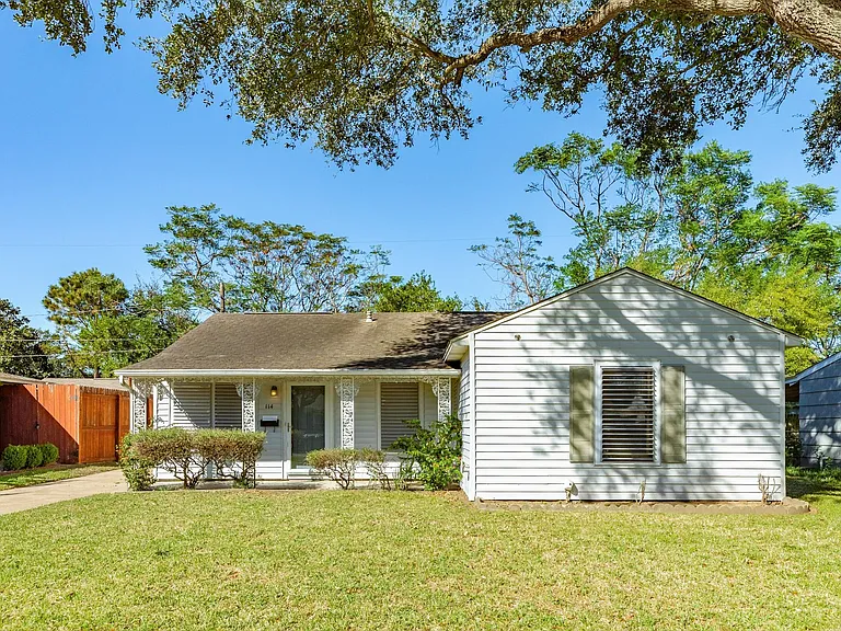 114 Tarpon Ave — Photo 2