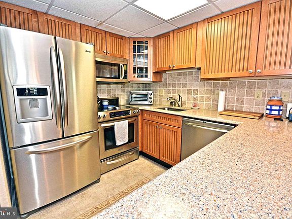 3rd image of 9 N 47th St #209