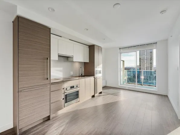 13615 Fraser Hwy #1212, Surrey, BC V3T 0P7