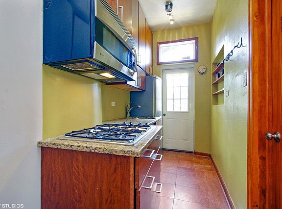 3rd image of 1854 N Lincoln Ave #2