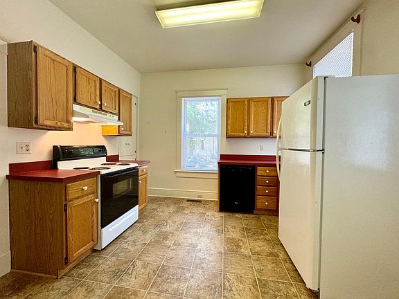 3rd image of 200 S Aurora St #A