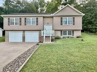 81 Valley Forge Cir, Fairmont, WV 26554
