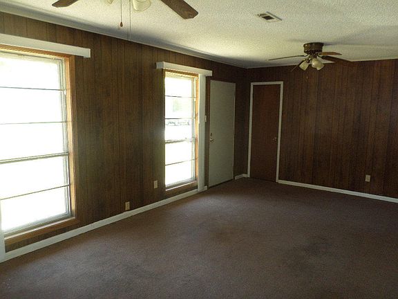5th image of 37 White Dr