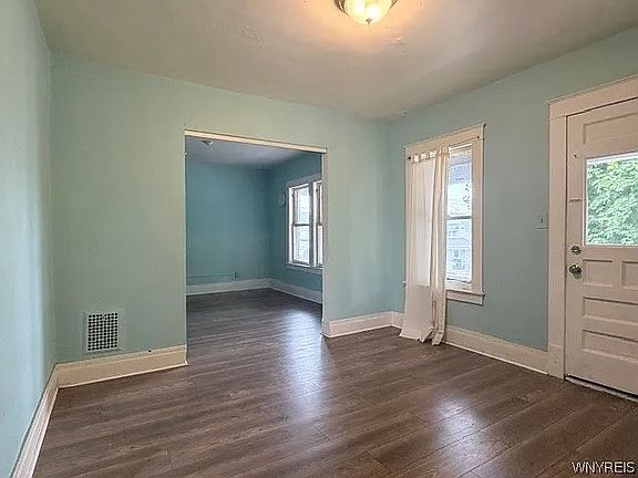 2nd image of 543 22nd St Floor 3R