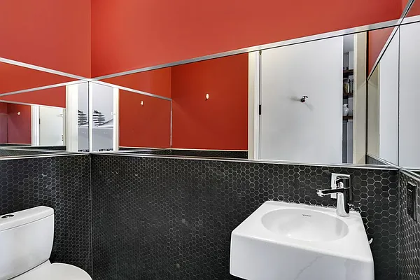 Sold by HomeDax Real Estate | media 27