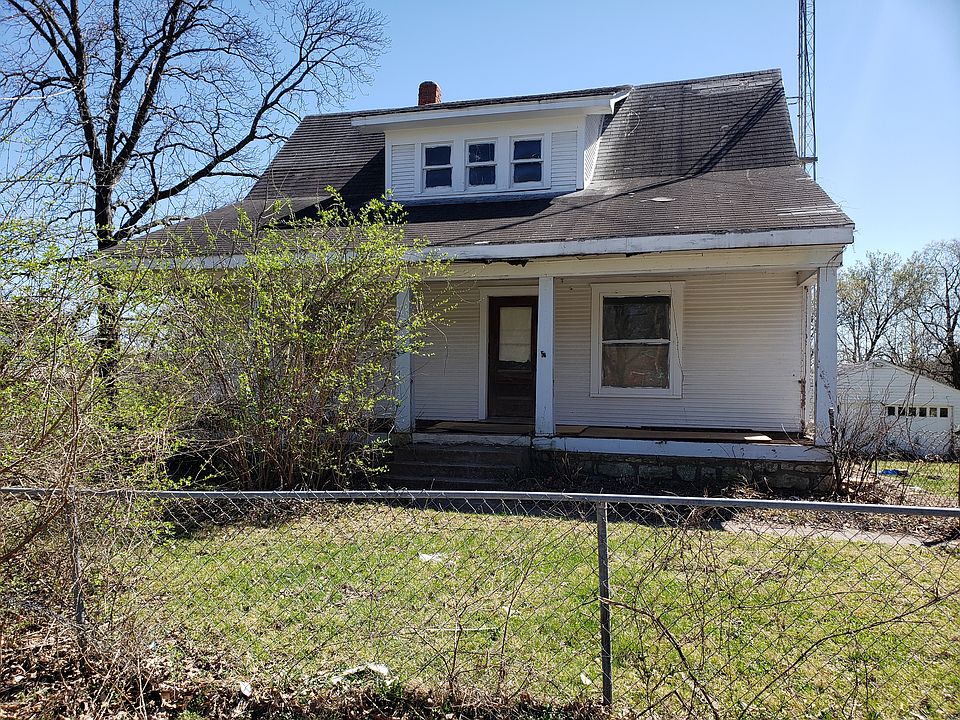 1st image of 2001 E 87th St