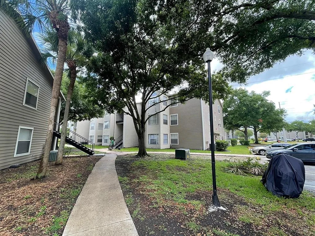 2 bed, 2.0 bath, 1020 sqft, $1,600 — Photo 3