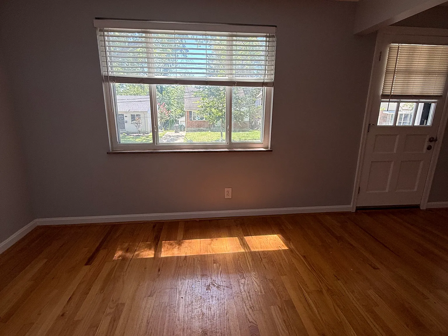 2 bed, 850 sqft, $1,900 — Photo 2