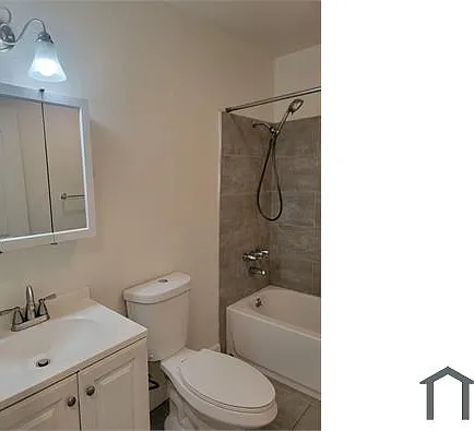 2 bed, 700 sqft, $2,061 — Photo 2