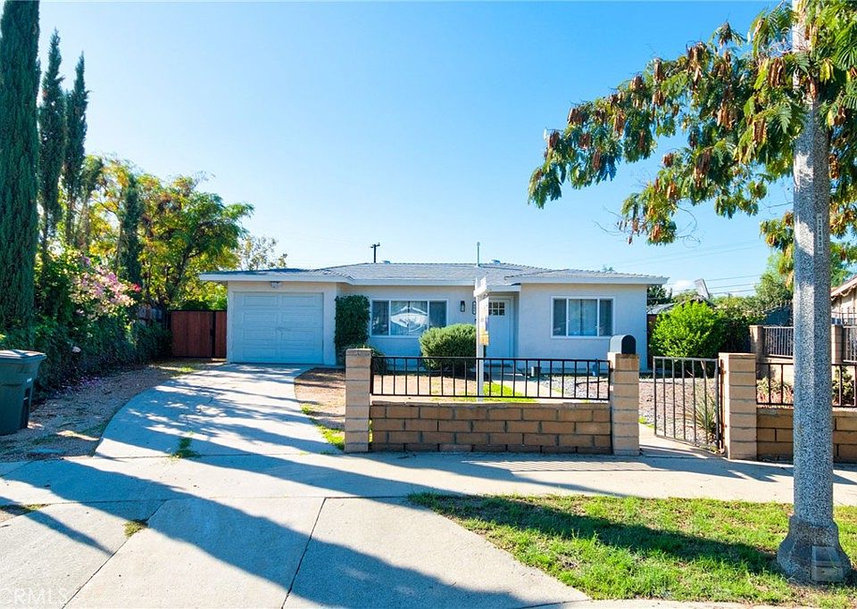 1st image of 606 E De Anza Cir