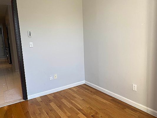 4th image of 347 Manhattan Ave Unit 62
