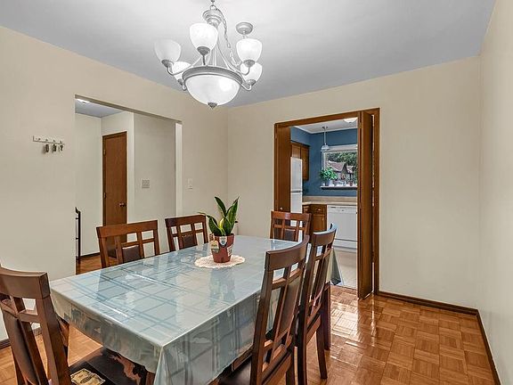 4th image of 12123 W 66th St