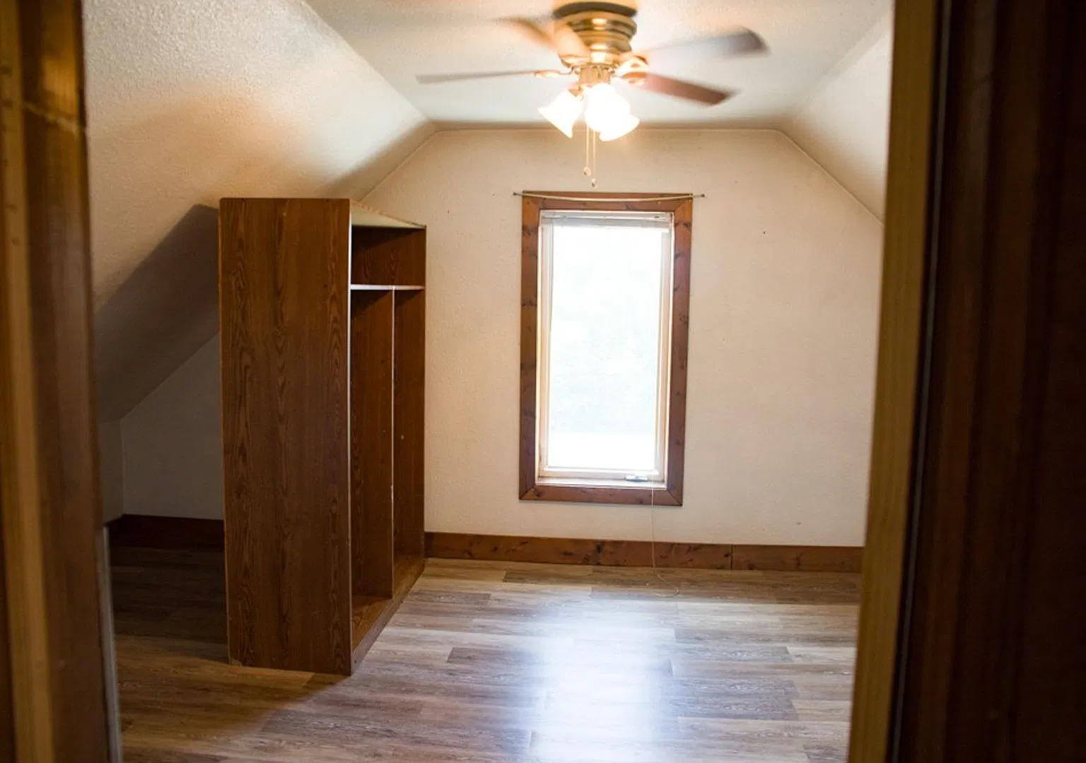 1309-HEN — Photo 3
