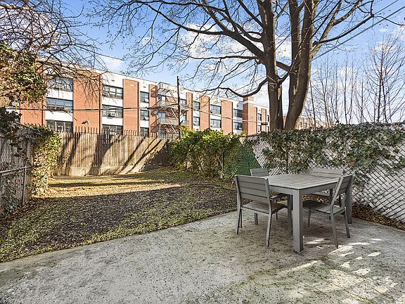 5th image of 533 Greene Ave #1