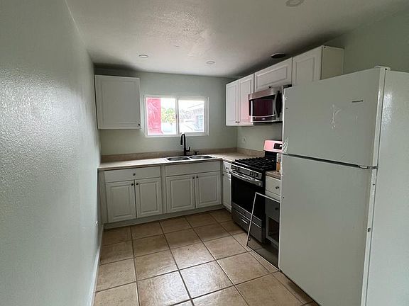 4th image of 836 Harris Ave #B