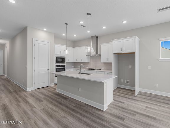 3rd image of 83 LATHAM Drive