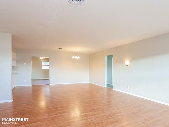 4th image of 4301 50th Avenue Cir N