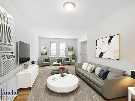 2nd image of 39 Oak St Floor 1