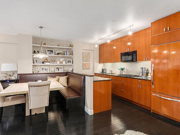 3rd image of 163 E 63rd St #7J