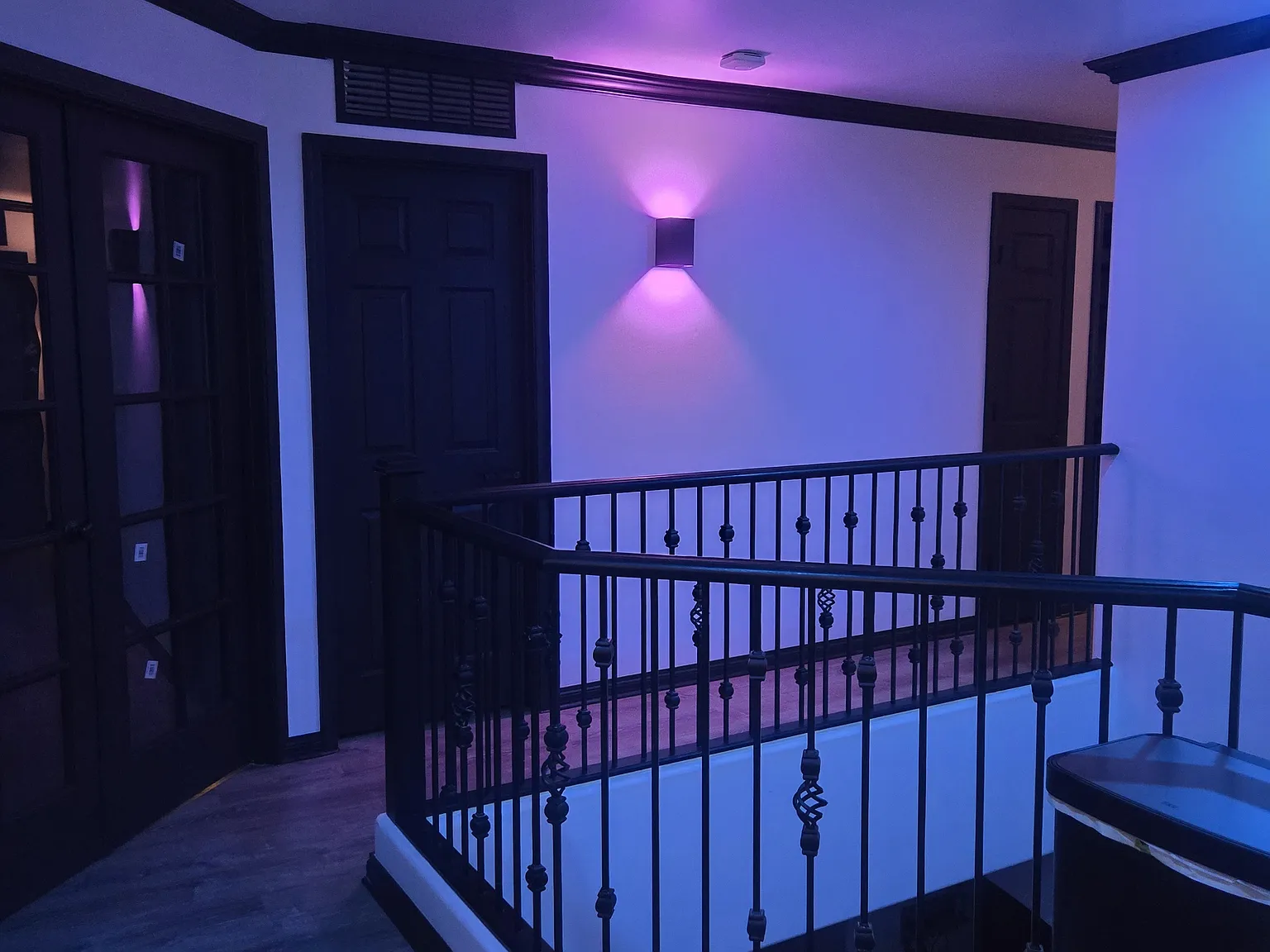 8 bed, 3900 sqft, $700 — Photo 3