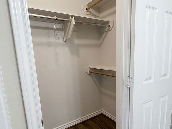 5th image of 207 Hartford Dr