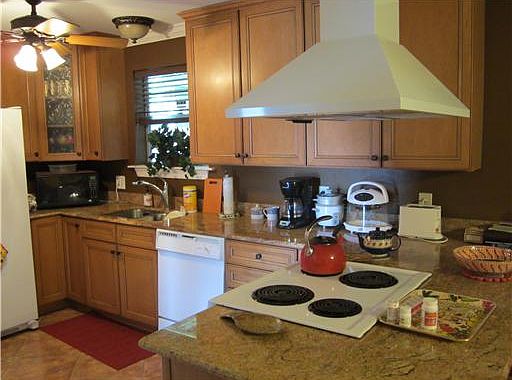 3rd image of 1816 Nie Pkwy