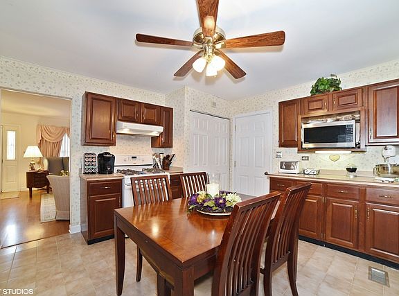 4th image of 8131 N Carnaby Ct