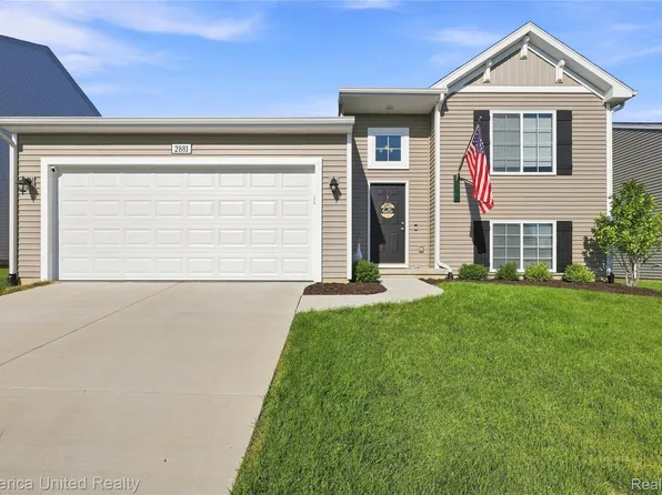 2881 Jordan River Dr, Fowlerville, MI 48836
