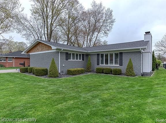 2nd image of 45482 Vanker Ave