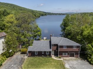 7 Capstan Rd, West Milford, NJ 07480