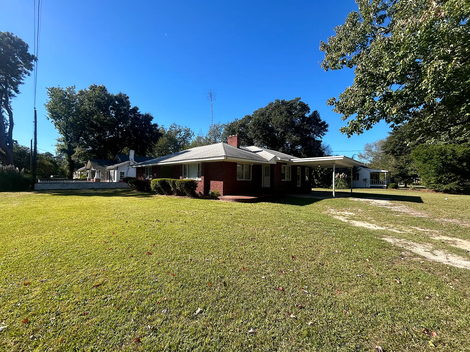 3 bed, 2106 sqft, $1,695 — Photo 1