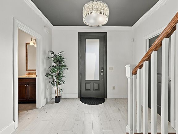 5th image of 409 Mingo Creek Ct.