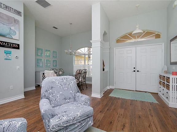 3rd image of 26 White Marsh Ln