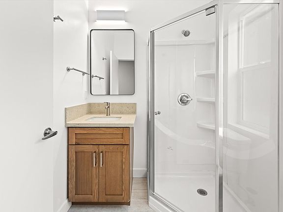 3rd image of 5335 Monte Vista St #1/4