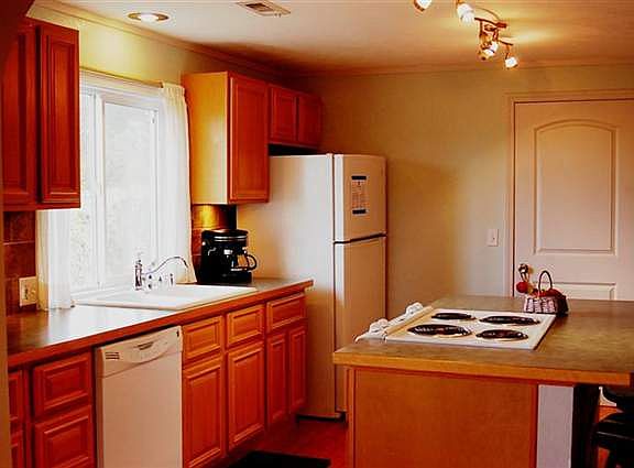 4th image of 7506 N Julia St