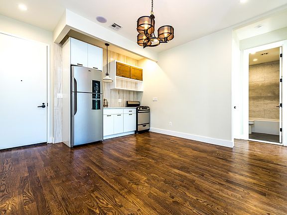 2nd image of 293 Stockholm St