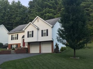144 Oakland Dr, Princeton, WV 24739