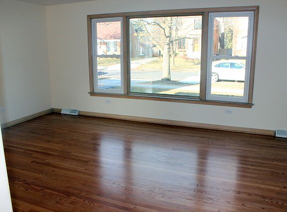 2nd image of 2307 Buckingham Ave
