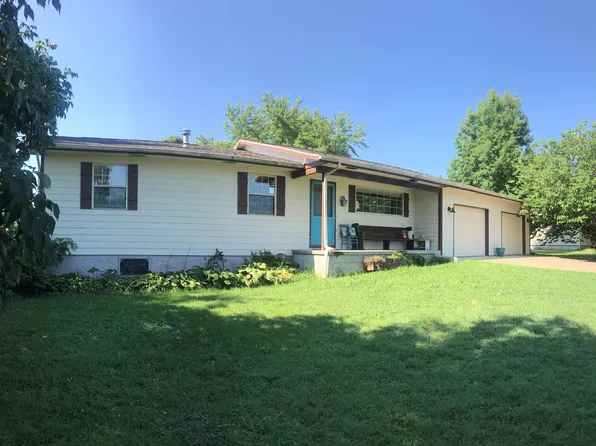 216 W Terry St, Goodman, MO 64843