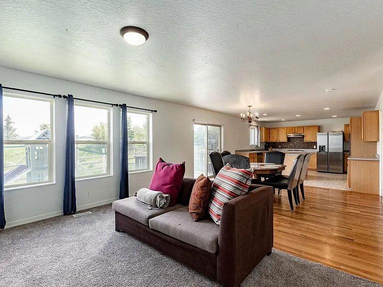 971 Mountain Willow Ln — Photo 4