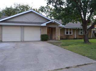 1132 Timbercreek Rd, Benbrook, TX 76126