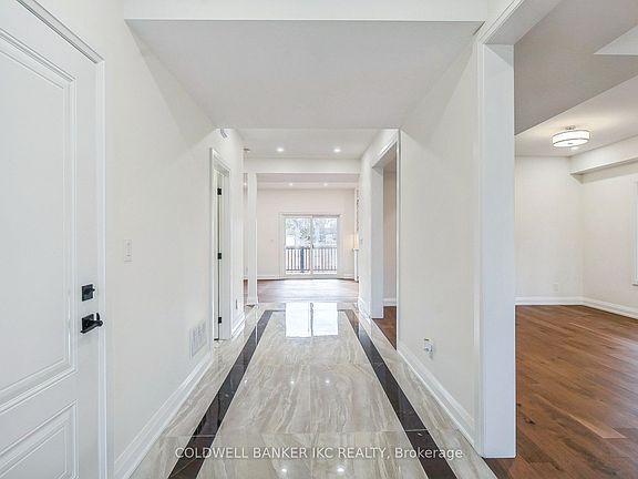 3rd image of 722 Beach Blvd