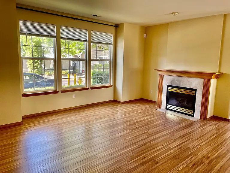 22721 NE 5th Pl — Photo 4