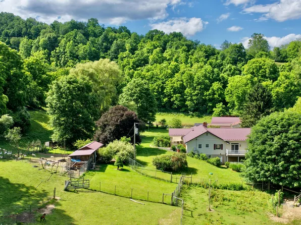 3627 Sampson Rd, Lewisburg, WV 24901