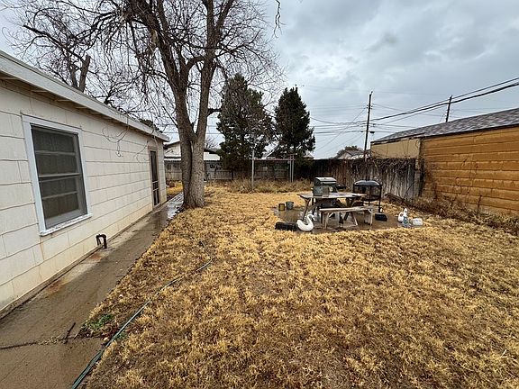 3rd image of 310 Santa Rita Dr