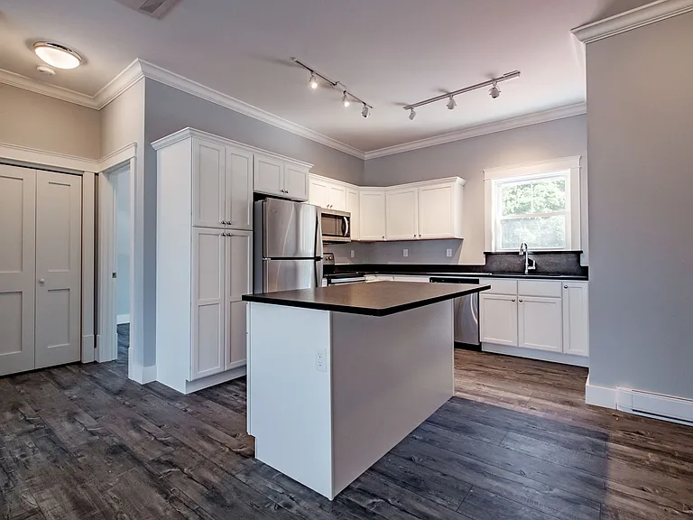 2 Cottage St #3 — Photo 7